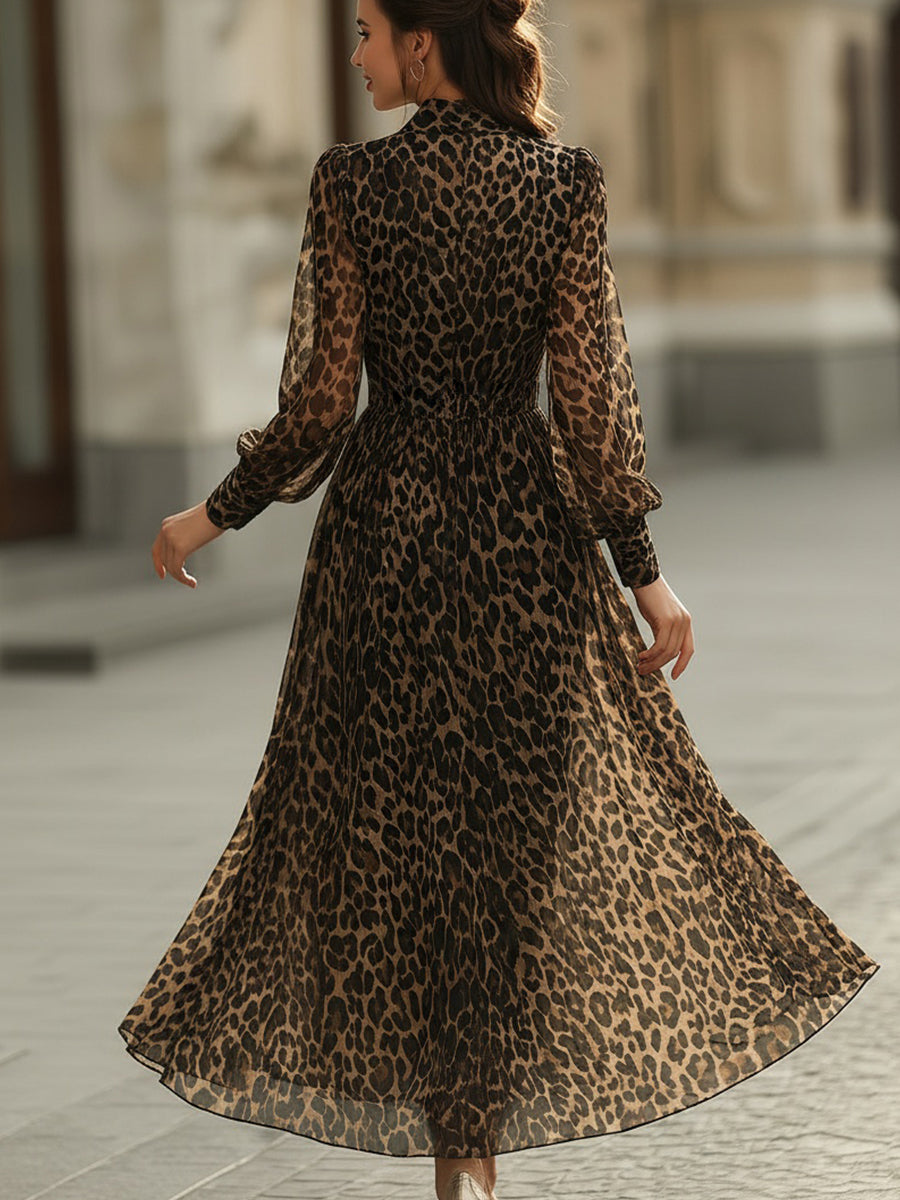 Vestido cruzado con estampado de leopardo y mangas largas
