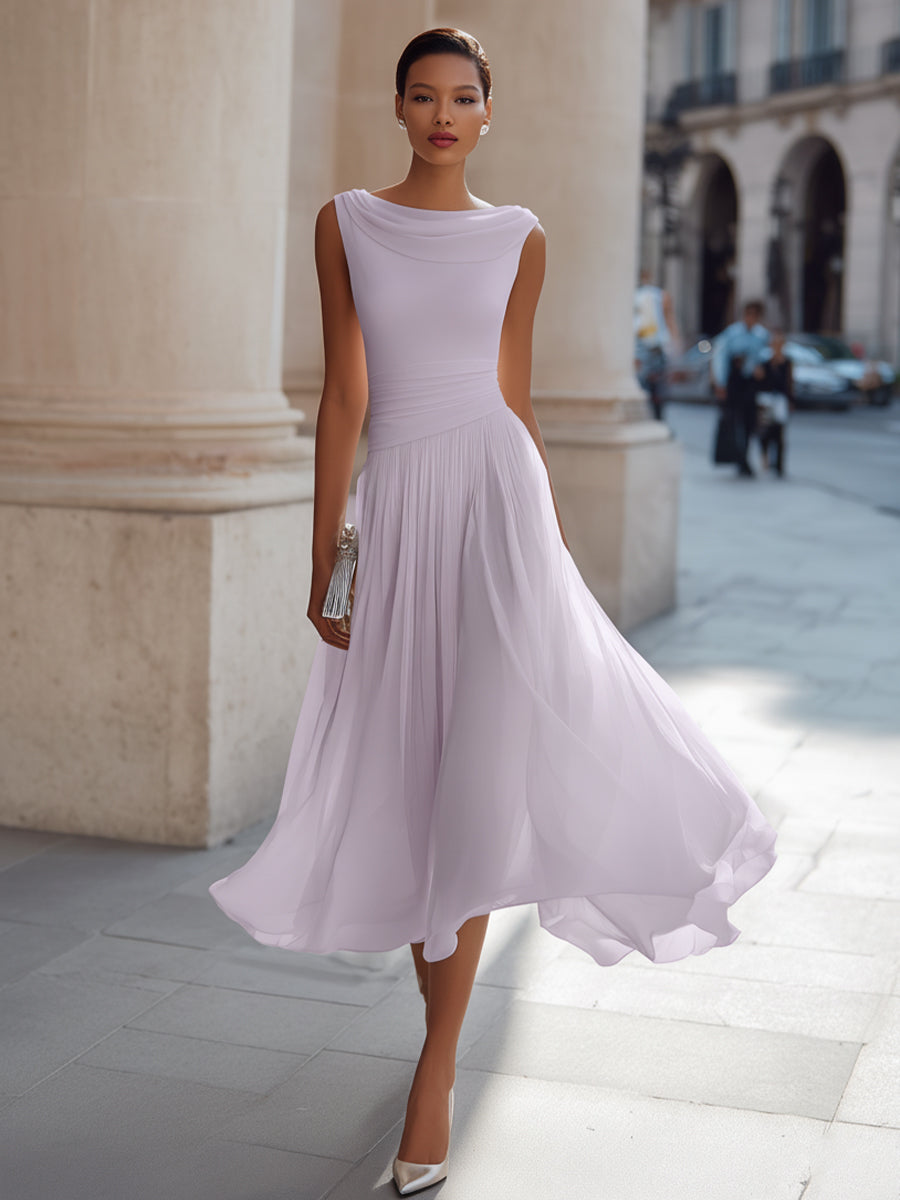 Vestido sin mangas, con pliegues y escote fluido