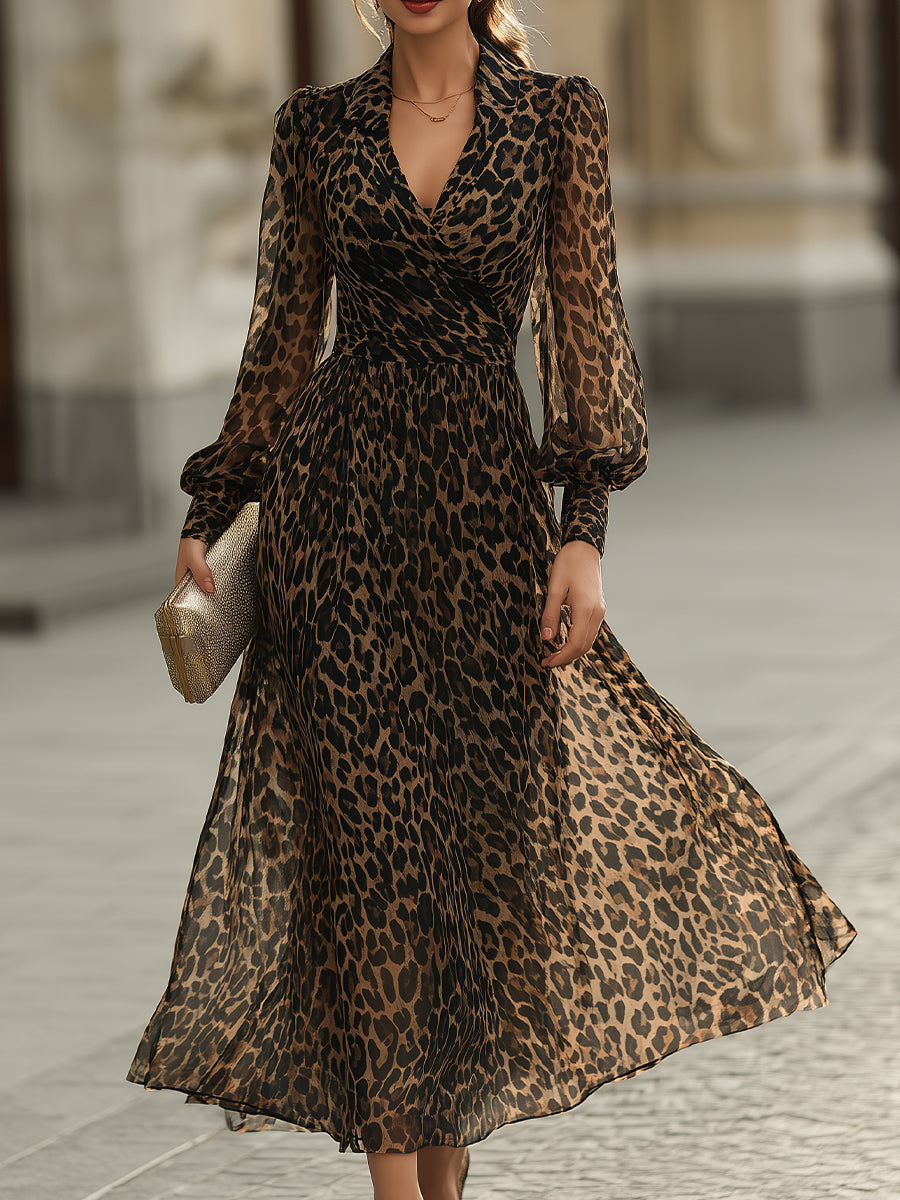 Vestido cruzado con estampado de leopardo y mangas largas